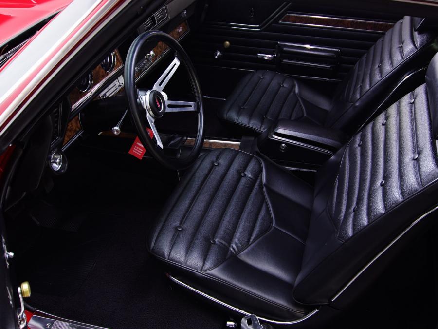Интерьер Oldsmobile 442 W-30 Holiday Coupe 1970 года  (фото 18 из 26)